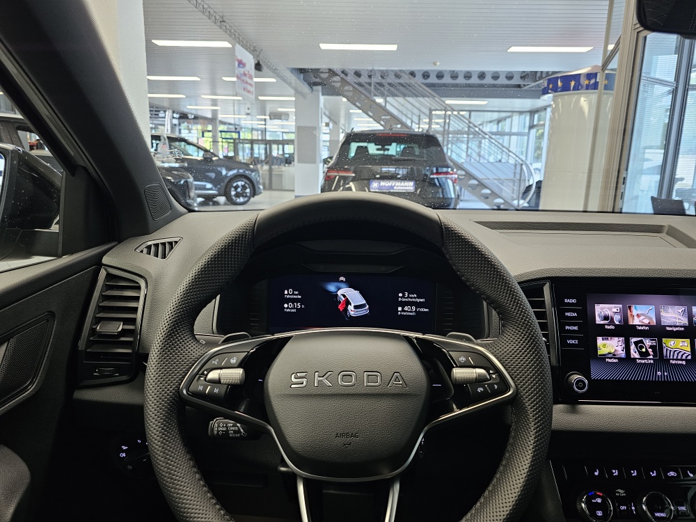 Skoda Karoq bei Hoffmann Automobile in Wolfsburg kaufen und sofort mitnehmen - Bild 21
