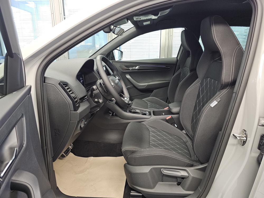 Skoda Karoq bei Hoffmann Automobile in Wolfsburg kaufen und sofort mitnehmen - Bild 23