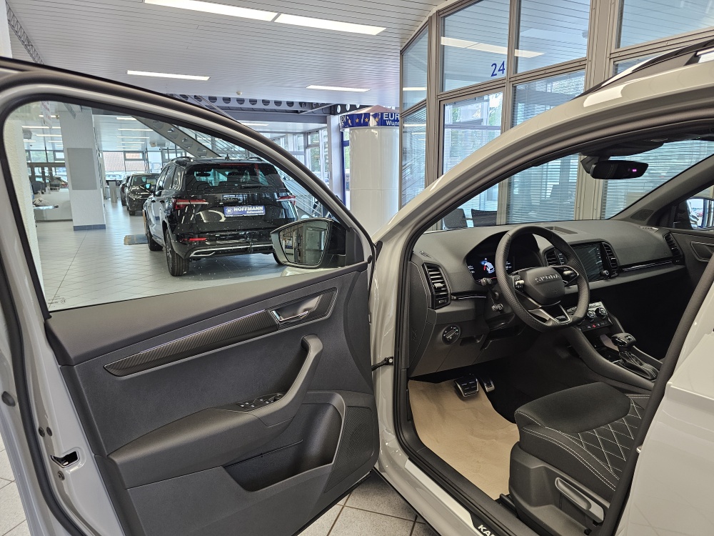 Skoda Karoq bei Hoffmann Automobile in Wolfsburg kaufen und sofort mitnehmen - Bild 24