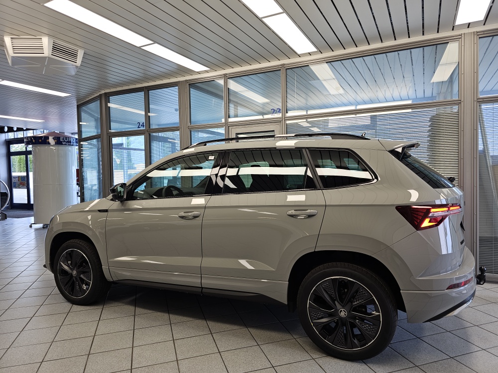 Skoda Karoq bei Hoffmann Automobile in Wolfsburg kaufen und sofort mitnehmen - Bild 25