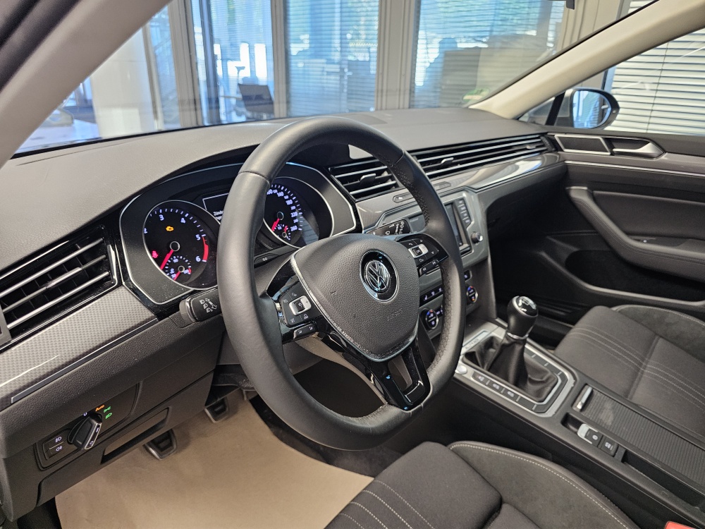 VW Passat Variant bei Hoffmann Automobile in Wolfsburg kaufen und sofort mitnehmen - Bild 18