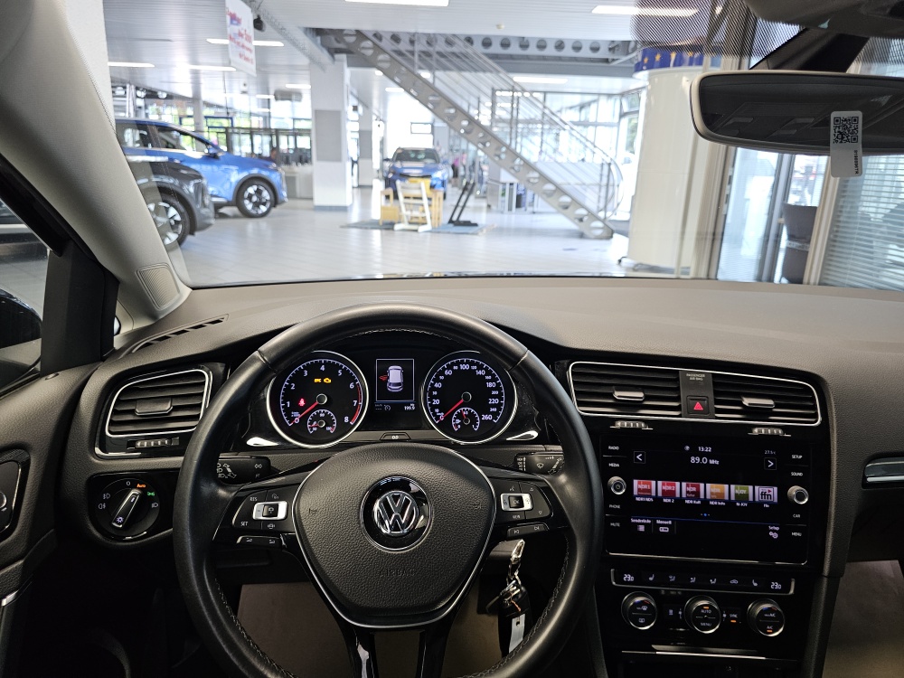 VW Golf bei Hoffmann Automobile in Wolfsburg kaufen und sofort mitnehmen - Bild 16