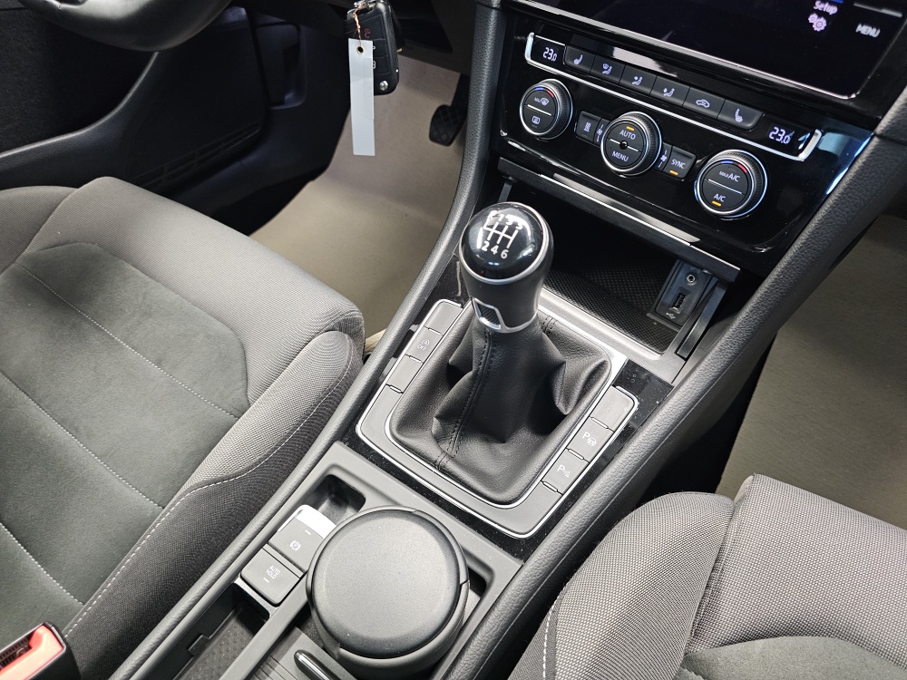 VW Golf bei Hoffmann Automobile in Wolfsburg kaufen und sofort mitnehmen - Bild 6