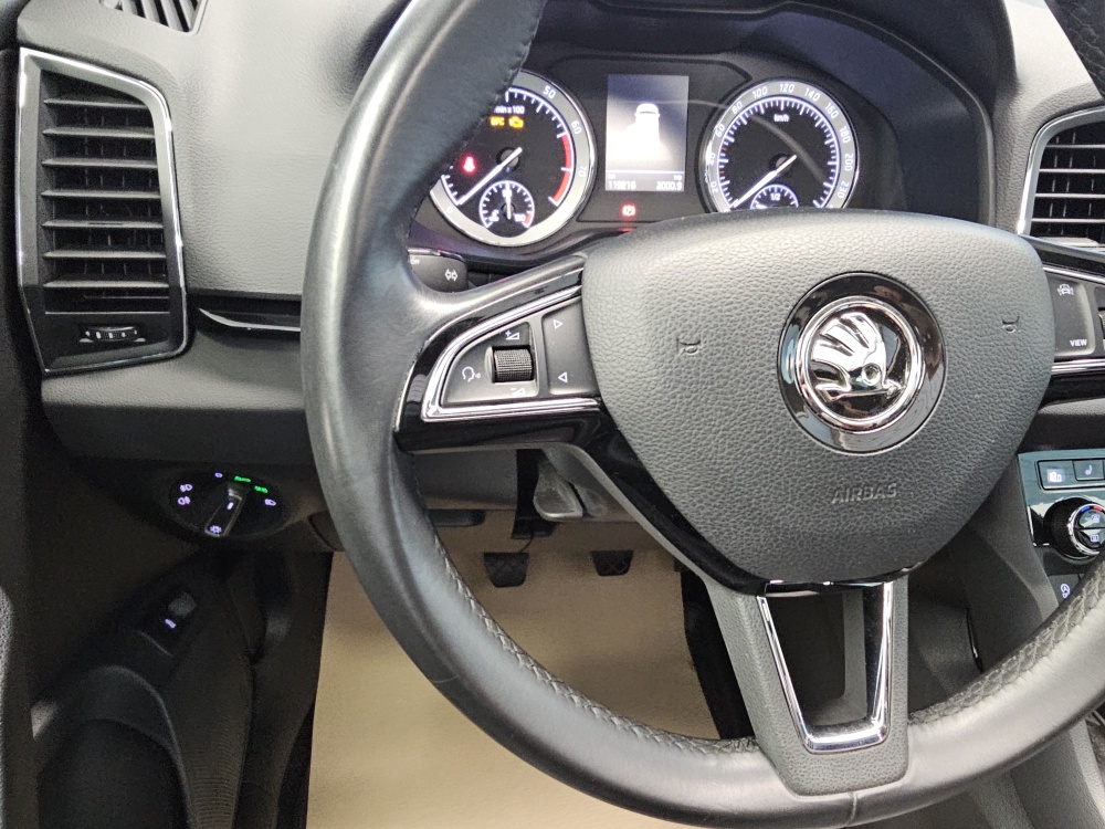 Skoda Karoq bei Hoffmann Automobile in Wolfsburg kaufen und sofort mitnehmen - Bild 18