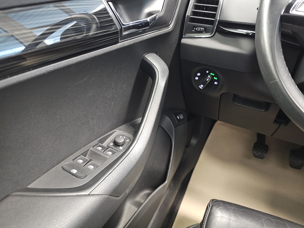 Skoda Karoq bei Hoffmann Automobile in Wolfsburg kaufen und sofort mitnehmen - Bild 19