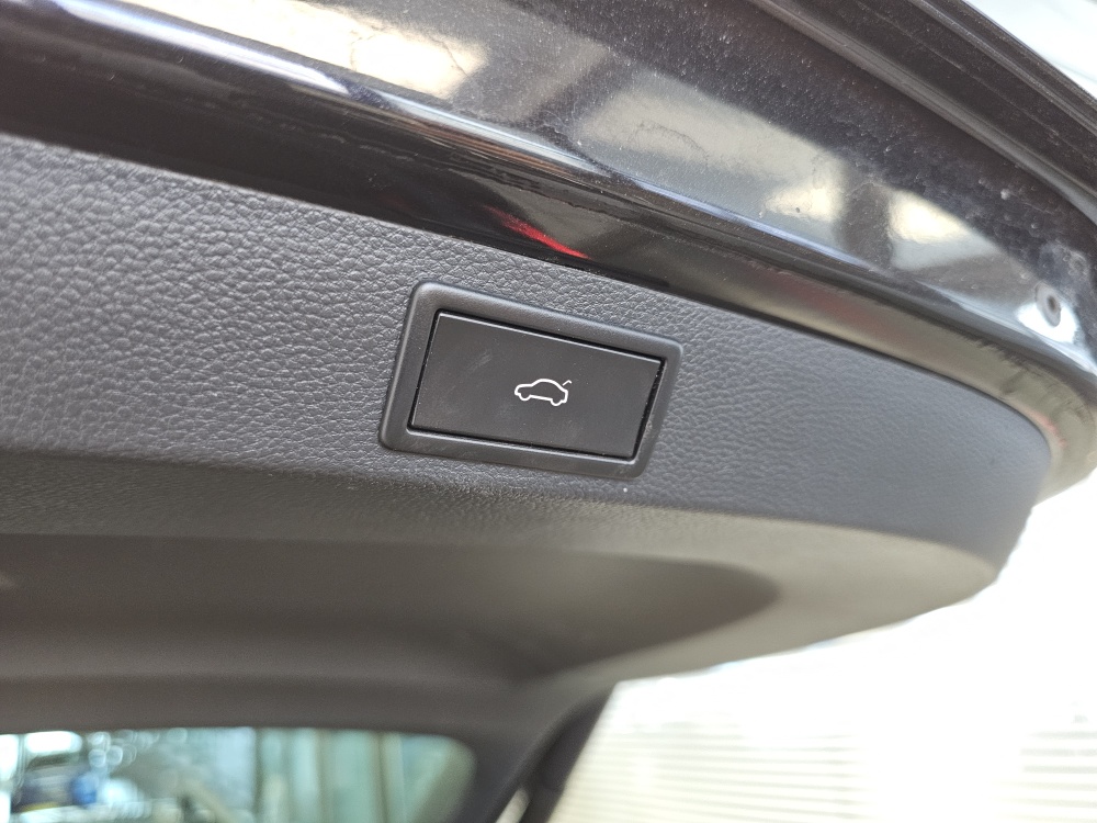 Skoda Karoq bei Hoffmann Automobile in Wolfsburg kaufen und sofort mitnehmen - Bild 4