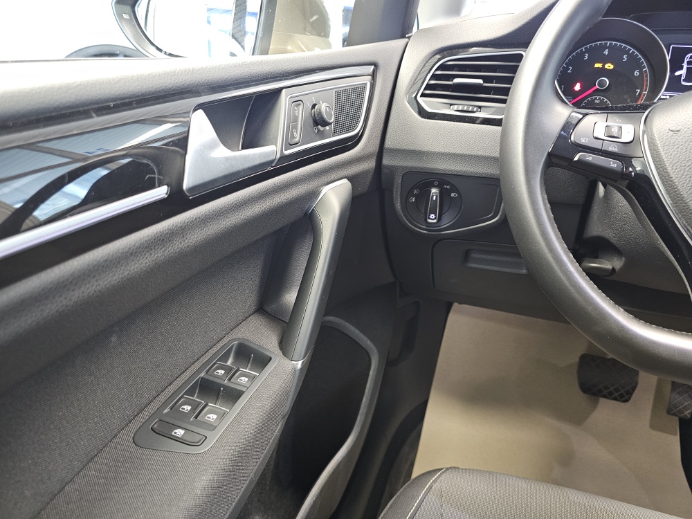 VW Golf Sportsvan bei Hoffmann Automobile in Wolfsburg kaufen und sofort mitnehmen - Bild 13