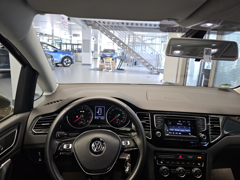 VW Golf Sportsvan bei Hoffmann Automobile in Wolfsburg kaufen und sofort mitnehmen - Bild 14