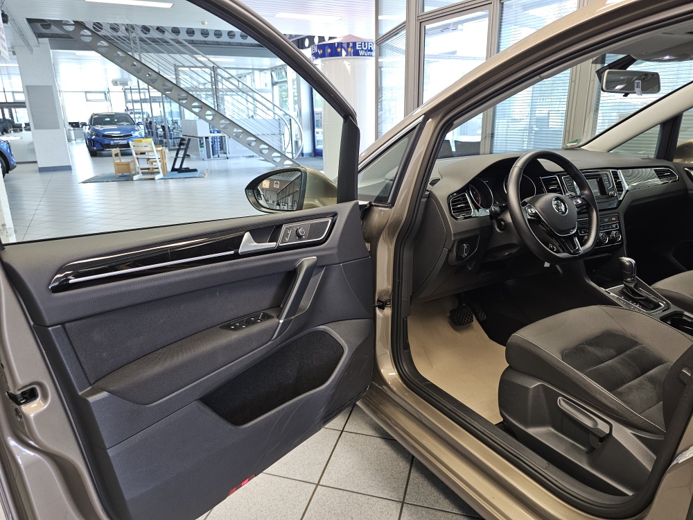 VW Golf Sportsvan bei Hoffmann Automobile in Wolfsburg kaufen und sofort mitnehmen - Bild 18