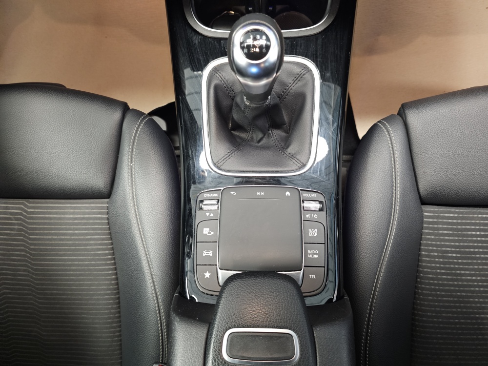 Mercedes-Benz A 200 bei Hoffmann Automobile in Wolfsburg kaufen und sofort mitnehmen - Bild 8