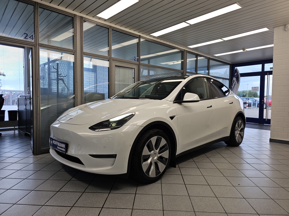 Tesla Model Y Longe Range für nur 31.800,- € bei Hoffmann Automobile in Wolfsburg kaufen und sofort mitnehmen