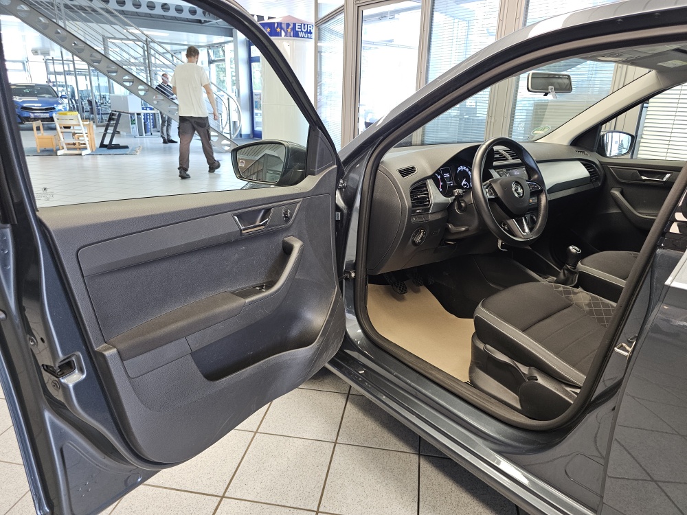 Skoda Fabia bei Hoffmann Automobile in Wolfsburg kaufen und sofort mitnehmen - Bild 18