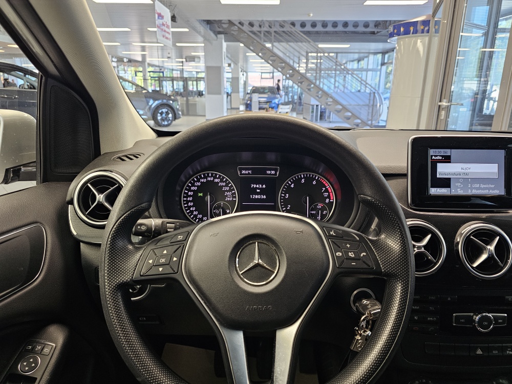 Mercedes-Benz B 180 bei Hoffmann Automobile in Wolfsburg kaufen und sofort mitnehmen - Bild 13