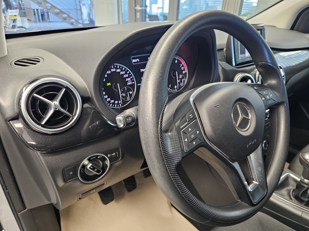 Mercedes-Benz B 180 bei Hoffmann Automobile in Wolfsburg kaufen und sofort mitnehmen - Bild 14