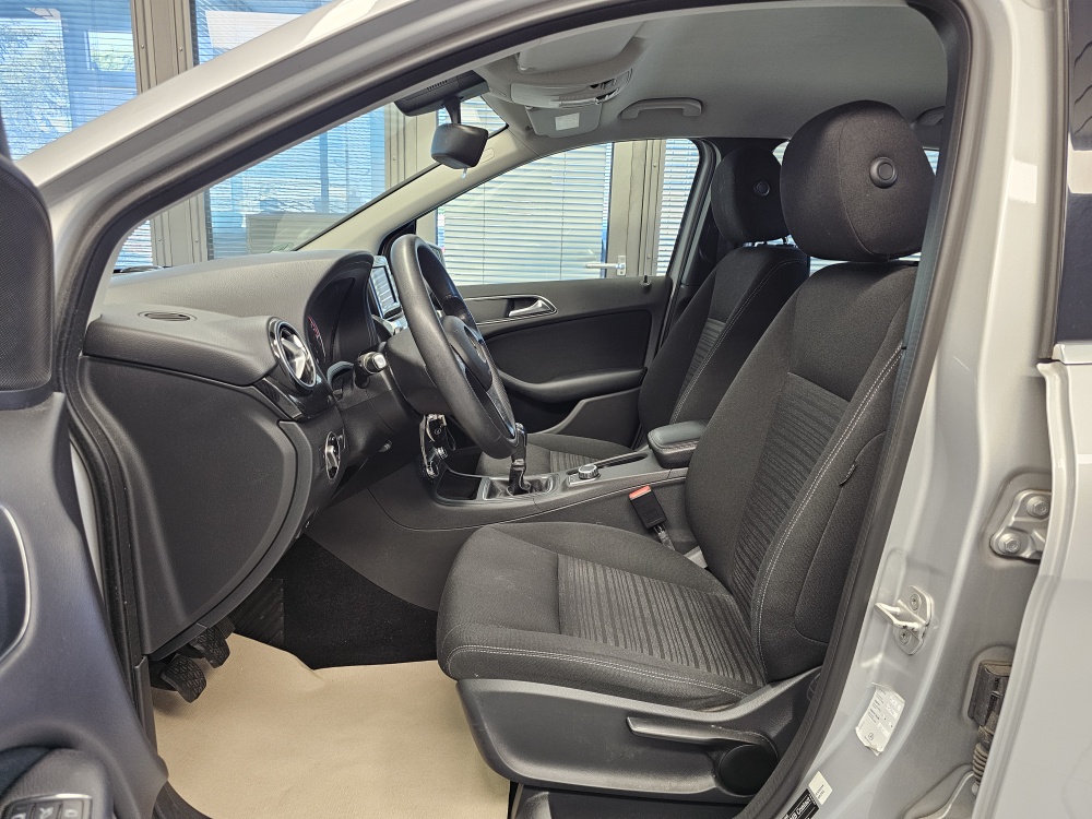 Mercedes-Benz B 180 bei Hoffmann Automobile in Wolfsburg kaufen und sofort mitnehmen - Bild 15