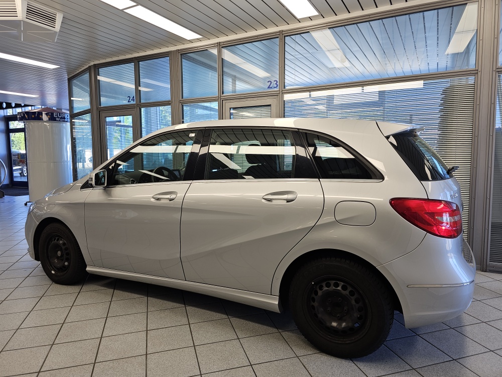 Mercedes-Benz B 180 bei Hoffmann Automobile in Wolfsburg kaufen und sofort mitnehmen - Bild 17