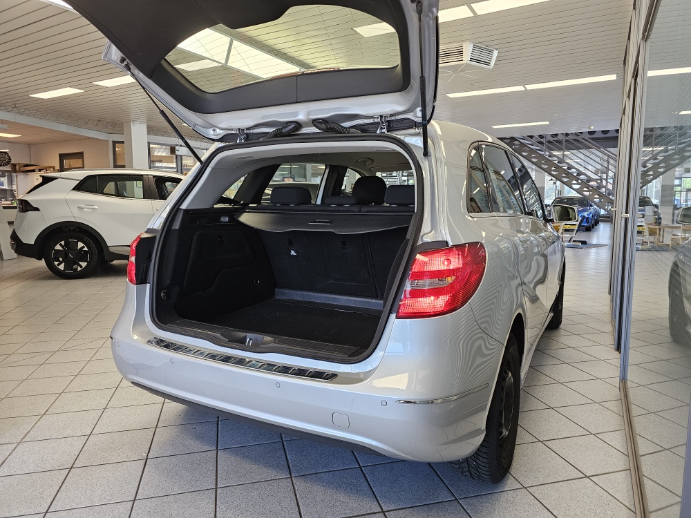 Mercedes-Benz B 180 bei Hoffmann Automobile in Wolfsburg kaufen und sofort mitnehmen - Bild 2