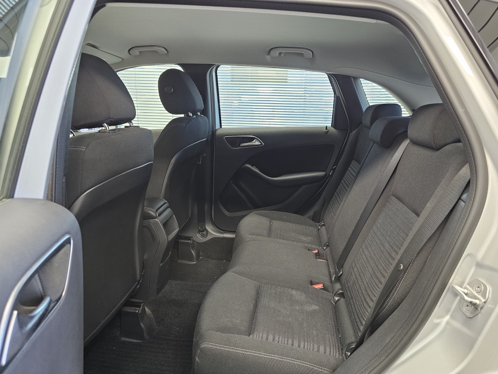 Mercedes-Benz B 180 bei Hoffmann Automobile in Wolfsburg kaufen und sofort mitnehmen - Bild 4