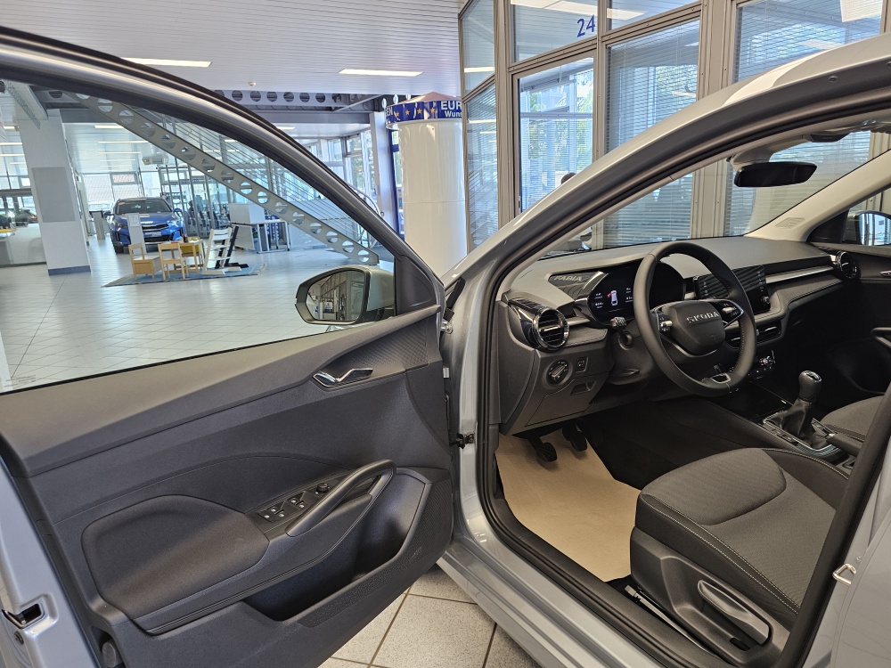 Skoda Fabia bei Hoffmann Automobile in Wolfsburg kaufen und sofort mitnehmen - Bild 21