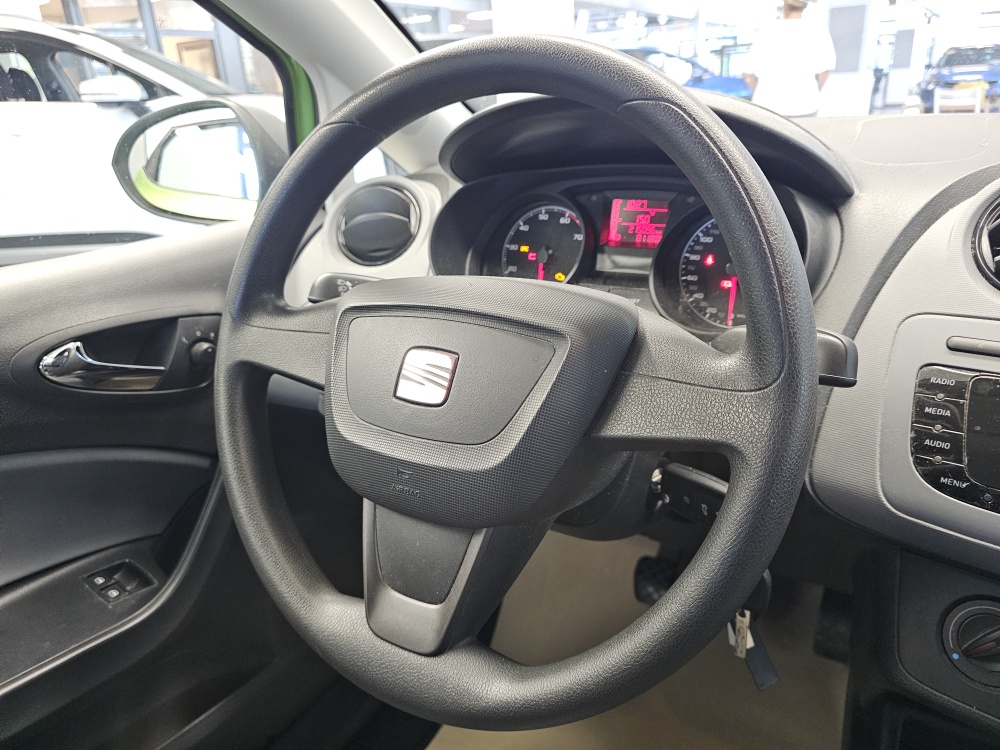 Seat Ibiza bei Hoffmann Automobile in Wolfsburg kaufen und sofort mitnehmen - Bild 11