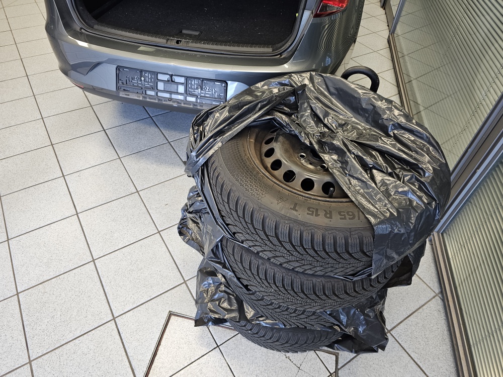 Seat Leon Sportstourer  ST bei Hoffmann Automobile in Wolfsburg kaufen und sofort mitnehmen - Bild 3