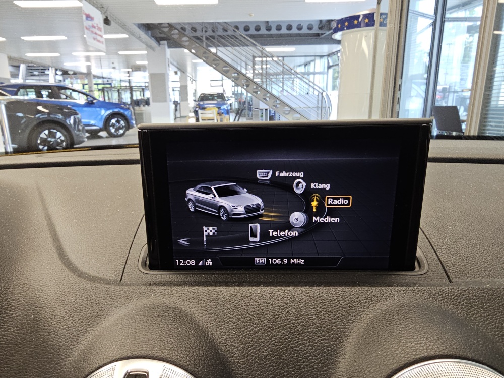 Audi A3 Cabrio bei Hoffmann Automobile in Wolfsburg kaufen und sofort mitnehmen - Bild 10