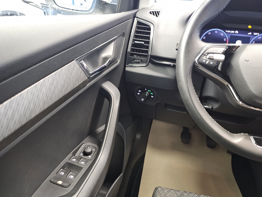 Skoda Karoq bei Hoffmann Automobile in Wolfsburg kaufen und sofort mitnehmen - Bild 21