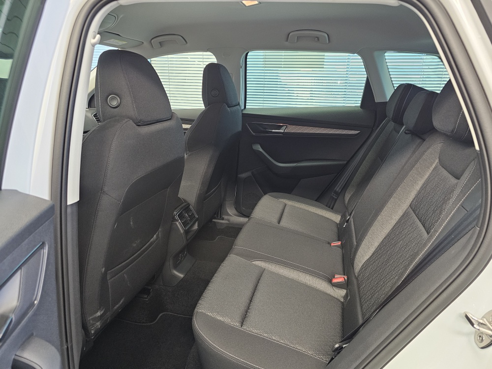 Skoda Karoq bei Hoffmann Automobile in Wolfsburg kaufen und sofort mitnehmen - Bild 4