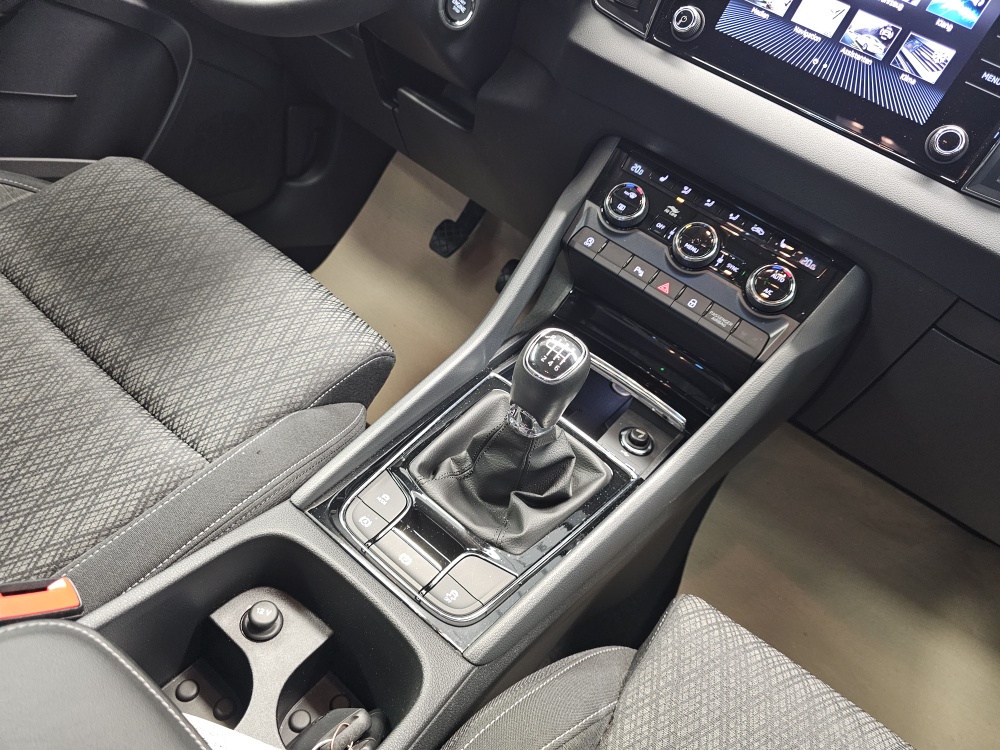 Skoda Karoq bei Hoffmann Automobile in Wolfsburg kaufen und sofort mitnehmen - Bild 7
