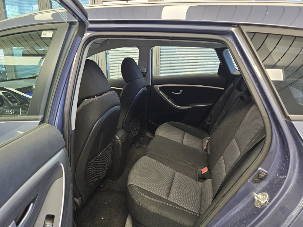 Hyundai i30 Kombi bei Hoffmann Automobile in Wolfsburg kaufen und sofort mitnehmen - Bild 4
