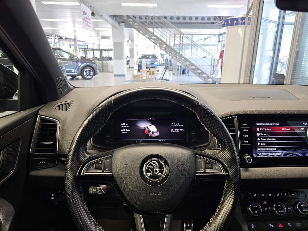 Skoda Karoq bei Hoffmann Automobile in Wolfsburg kaufen und sofort mitnehmen - Bild 27