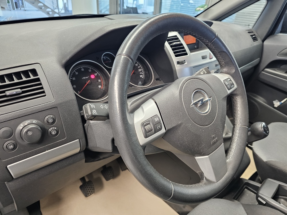 Opel Zafira bei Hoffmann Automobile in Wolfsburg kaufen und sofort mitnehmen - Bild 15