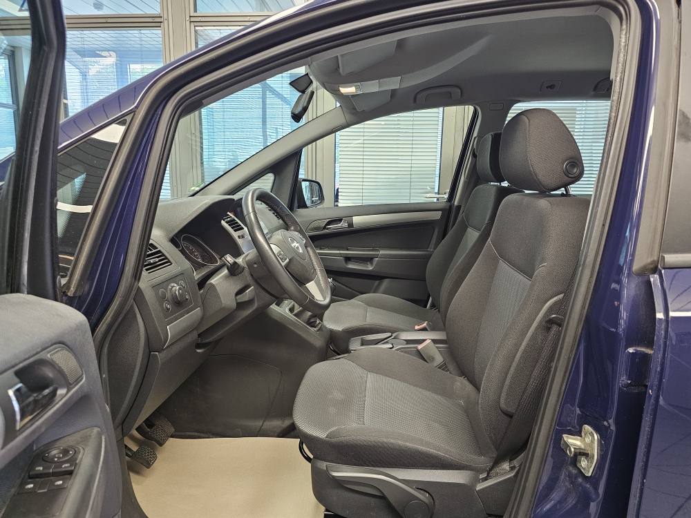 Opel Zafira bei Hoffmann Automobile in Wolfsburg kaufen und sofort mitnehmen - Bild 16