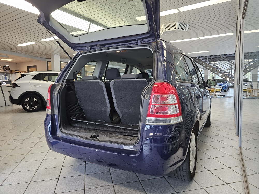 Opel Zafira bei Hoffmann Automobile in Wolfsburg kaufen und sofort mitnehmen - Bild 2