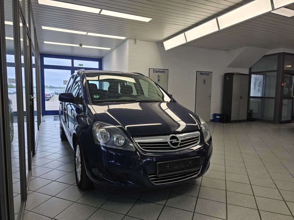 Opel Zafira bei Hoffmann Automobile in Wolfsburg kaufen und sofort mitnehmen - Bild 21