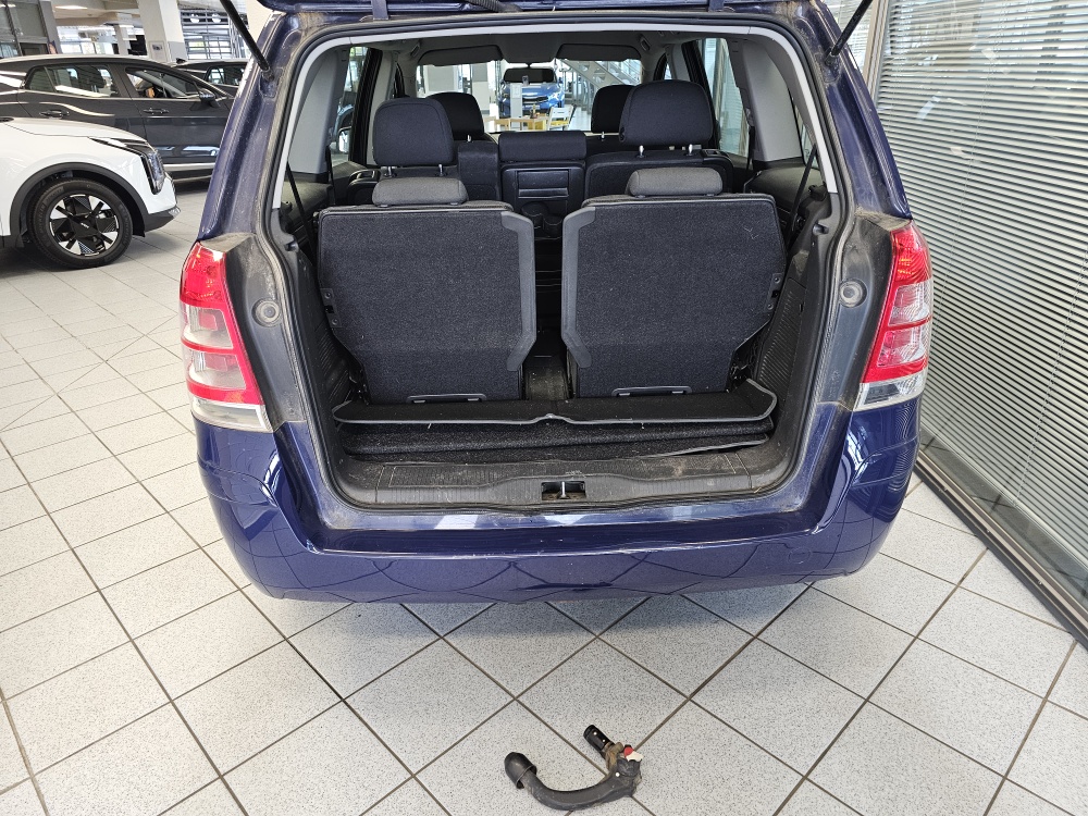 Opel Zafira bei Hoffmann Automobile in Wolfsburg kaufen und sofort mitnehmen - Bild 3