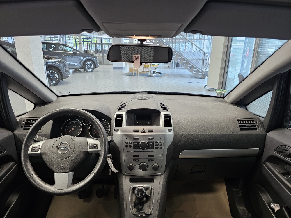 Opel Zafira bei Hoffmann Automobile in Wolfsburg kaufen und sofort mitnehmen - Bild 8