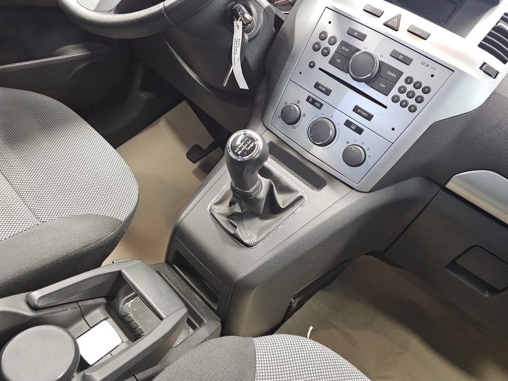 Opel Zafira bei Hoffmann Automobile in Wolfsburg kaufen und sofort mitnehmen - Bild 9
