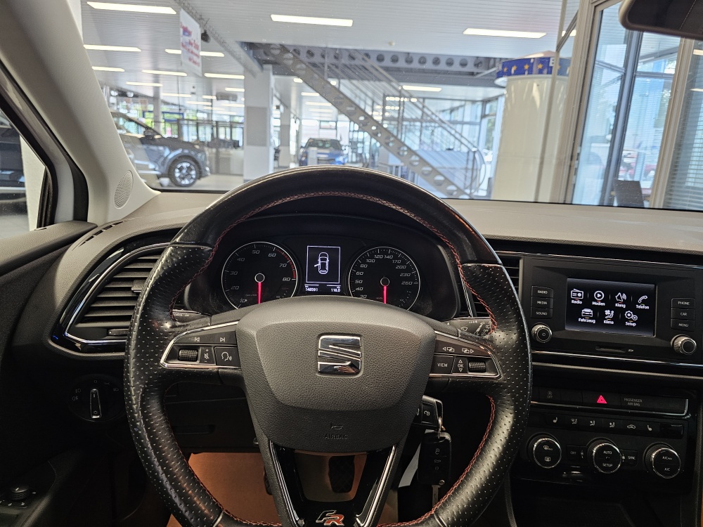 Seat Leon Sportstourer ST bei Hoffmann Automobile in Wolfsburg kaufen und sofort mitnehmen - Bild 15