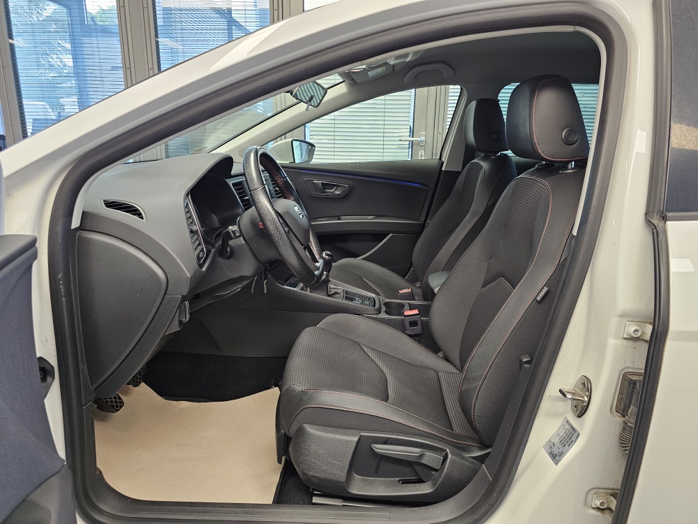 Seat Leon Sportstourer ST bei Hoffmann Automobile in Wolfsburg kaufen und sofort mitnehmen - Bild 17