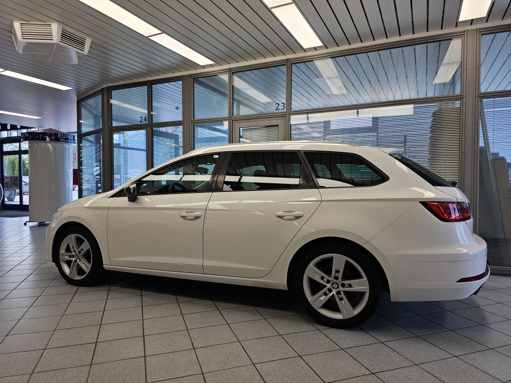 Seat Leon Sportstourer ST bei Hoffmann Automobile in Wolfsburg kaufen und sofort mitnehmen - Bild 19