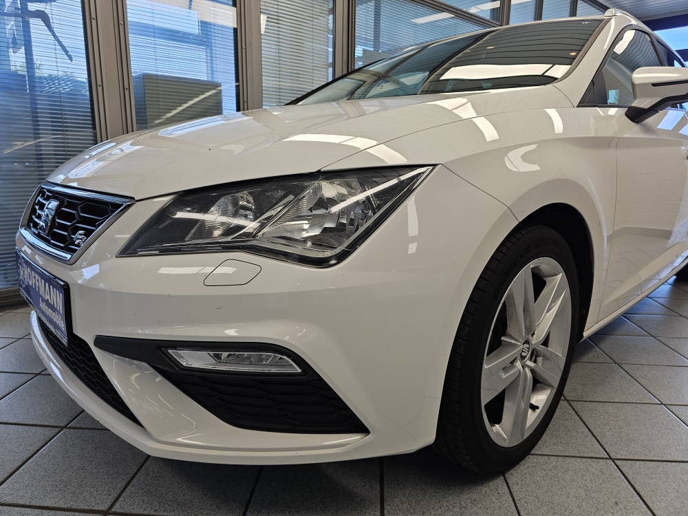 Seat Leon Sportstourer ST bei Hoffmann Automobile in Wolfsburg kaufen und sofort mitnehmen - Bild 20