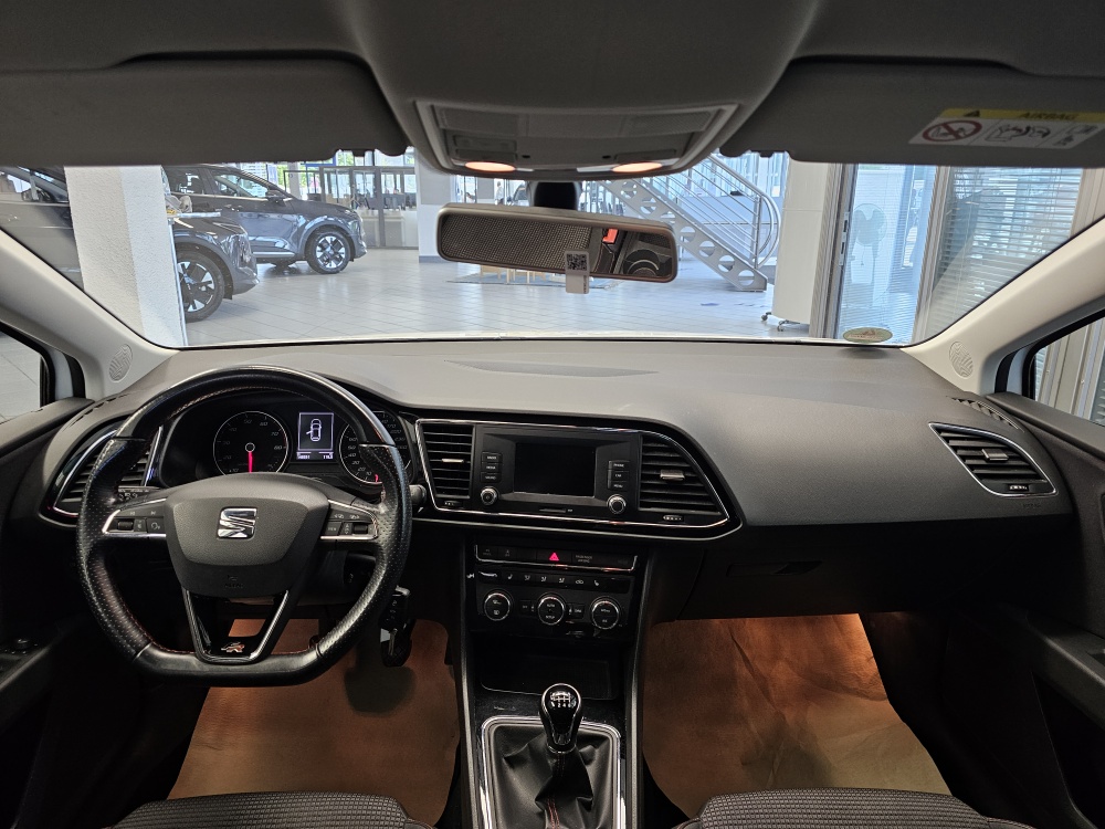Seat Leon Sportstourer ST bei Hoffmann Automobile in Wolfsburg kaufen und sofort mitnehmen - Bild 5
