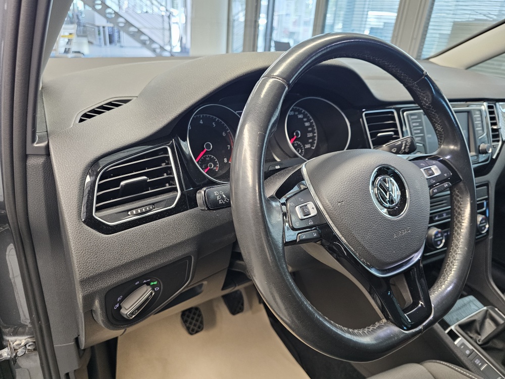 VW Golf Sportsvan bei Hoffmann Automobile in Wolfsburg kaufen und sofort mitnehmen - Bild 18