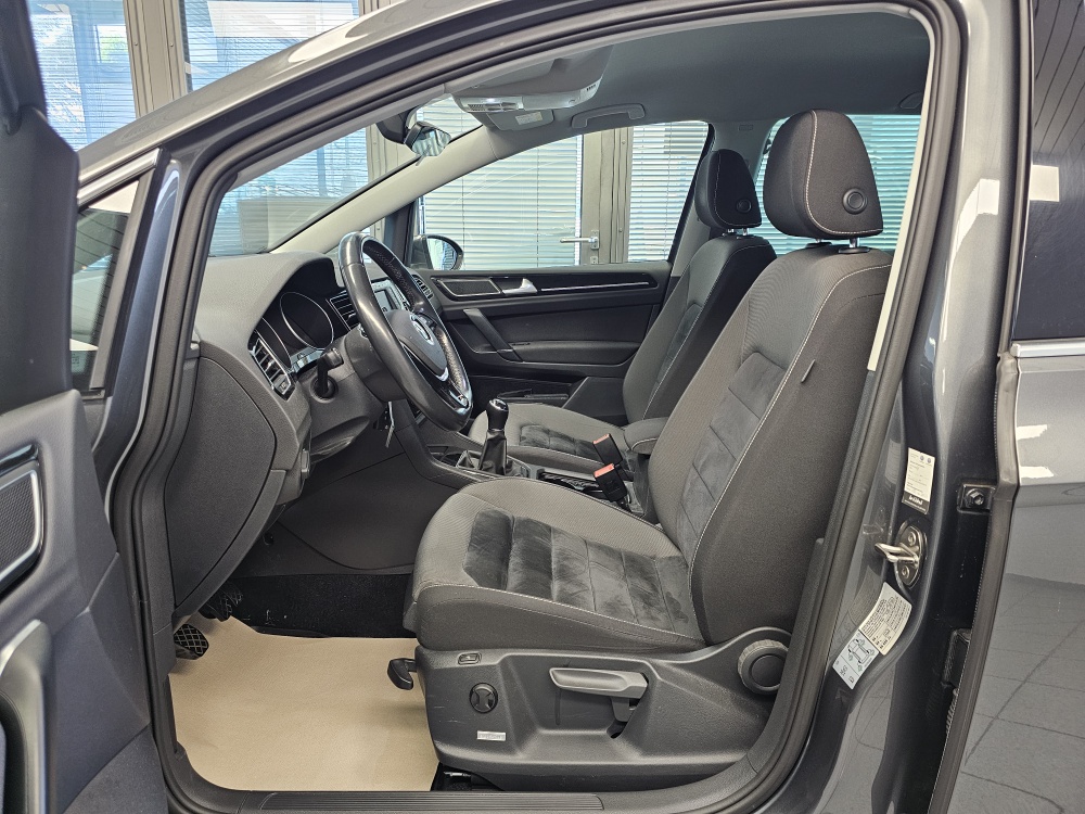 VW Golf Sportsvan bei Hoffmann Automobile in Wolfsburg kaufen und sofort mitnehmen - Bild 19