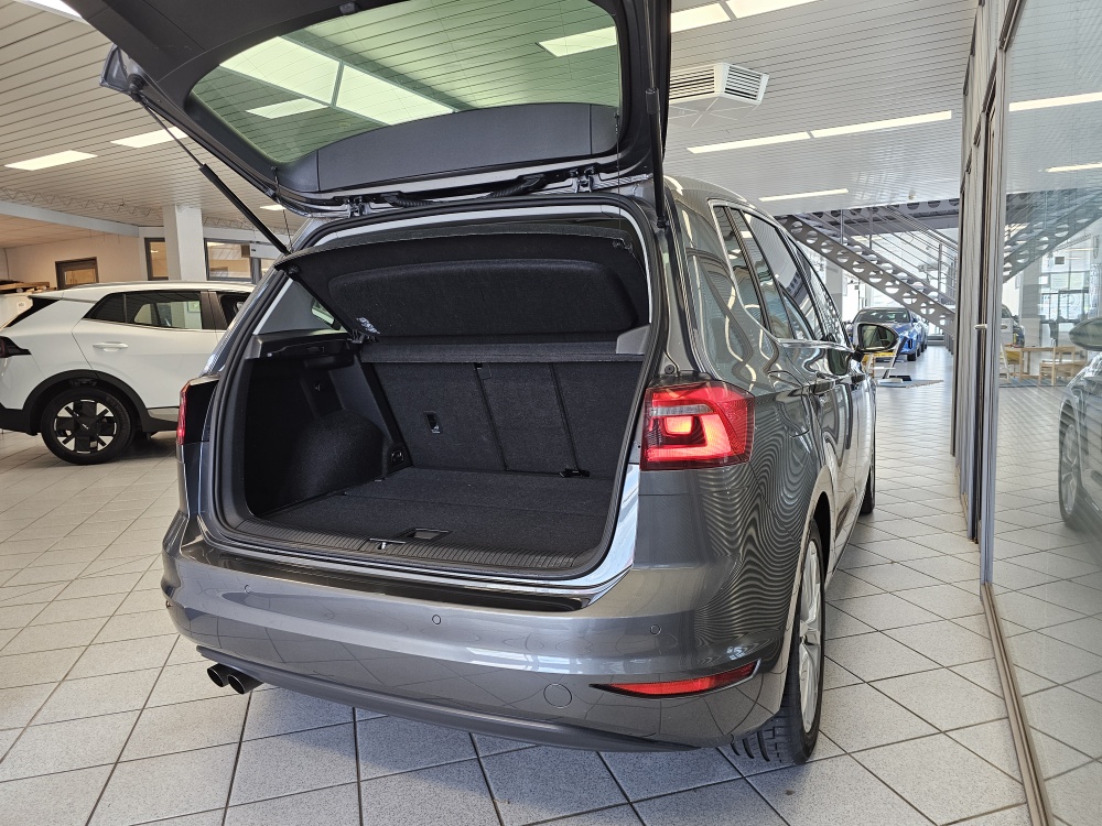 VW Golf Sportsvan bei Hoffmann Automobile in Wolfsburg kaufen und sofort mitnehmen - Bild 2