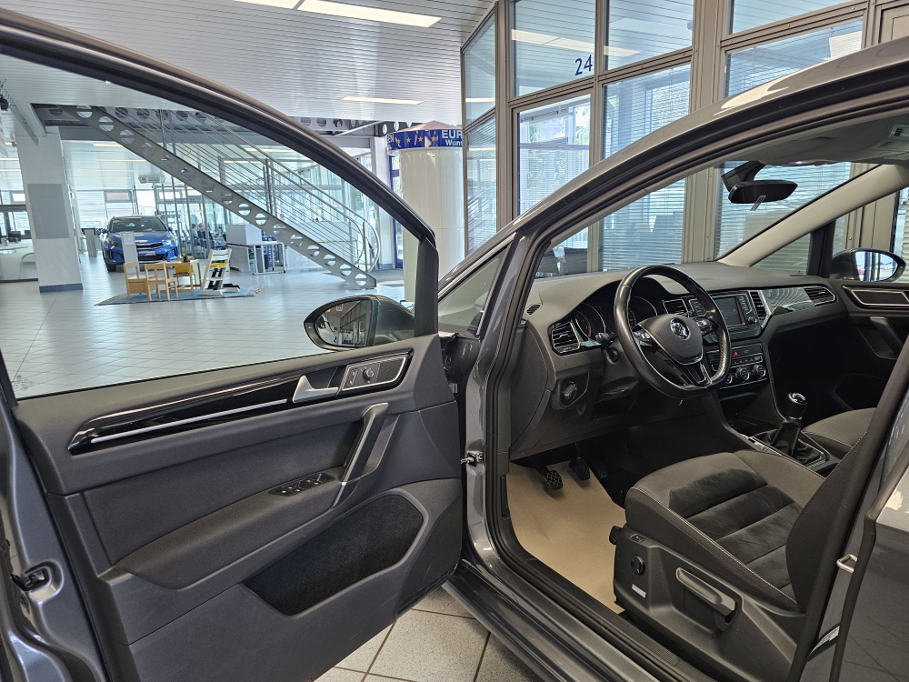 VW Golf Sportsvan bei Hoffmann Automobile in Wolfsburg kaufen und sofort mitnehmen - Bild 21