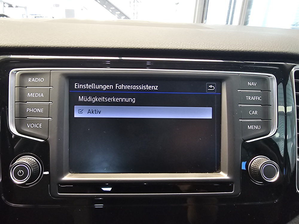 VW Golf Sportsvan bei Hoffmann Automobile in Wolfsburg kaufen und sofort mitnehmen - Bild 9