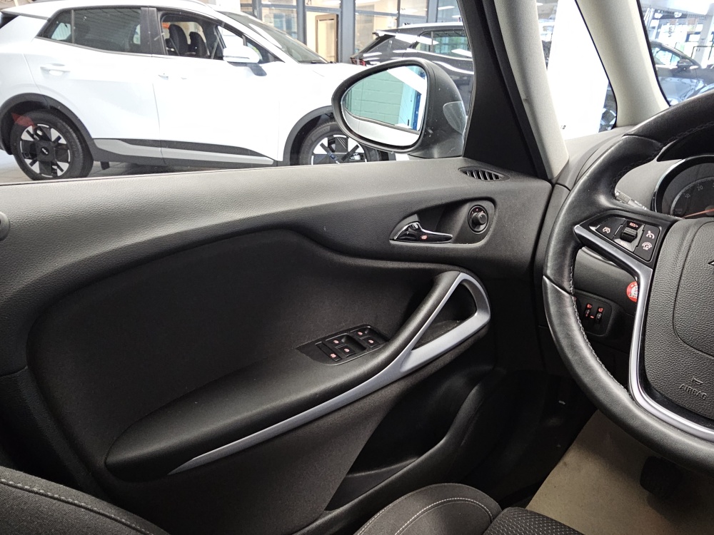 Opel Zafira Tourer bei Hoffmann Automobile in Wolfsburg kaufen und sofort mitnehmen - Bild 15