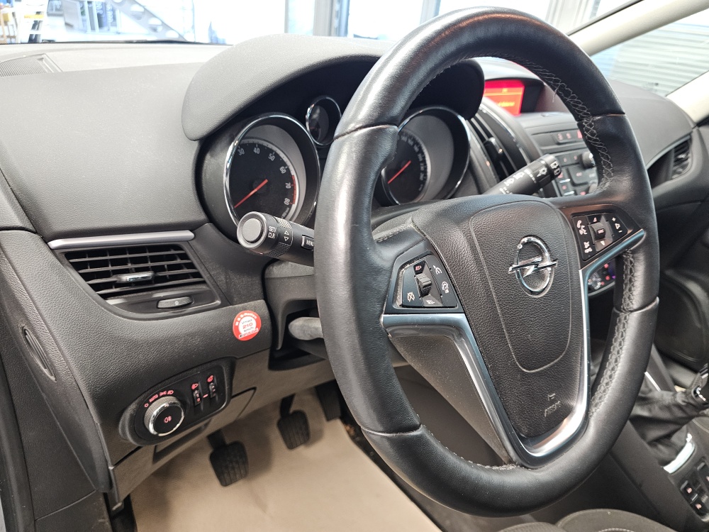 Opel Zafira Tourer bei Hoffmann Automobile in Wolfsburg kaufen und sofort mitnehmen - Bild 17